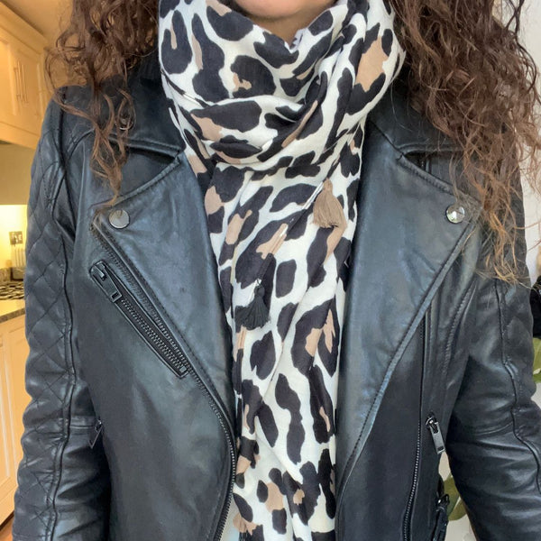 Classic Leopard Print Scarf